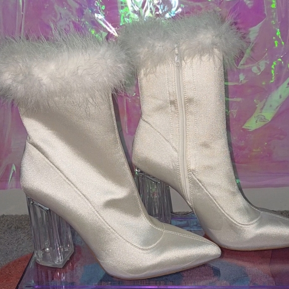Sugar Thrillz Luv Me Or Hate Me Marabou Boots - Size 10 - Picture 4 of 12